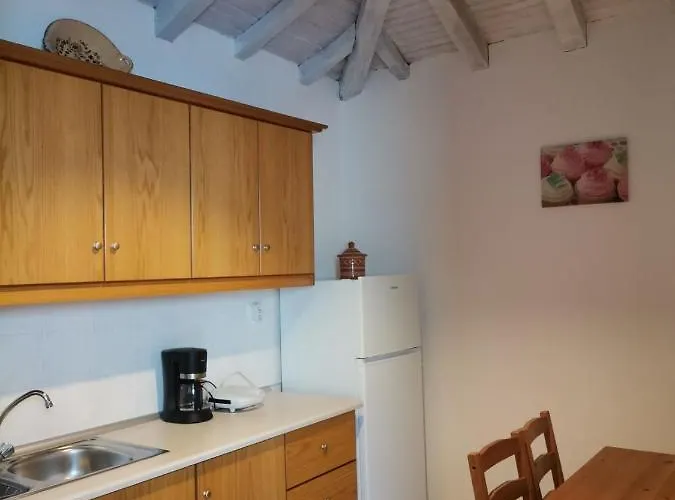 Takis Aparthotel Ksanemos