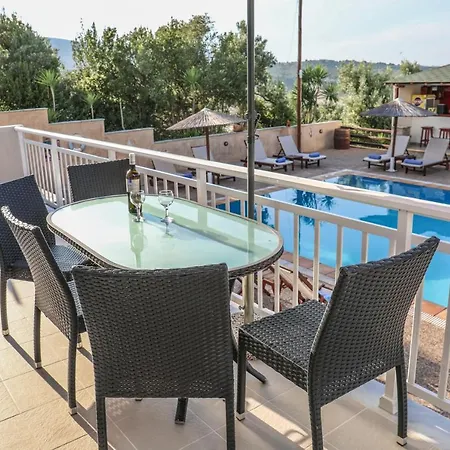 Takis Aparthotel Ksanemos