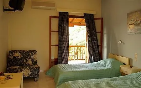 Aparthotel Takis 3*