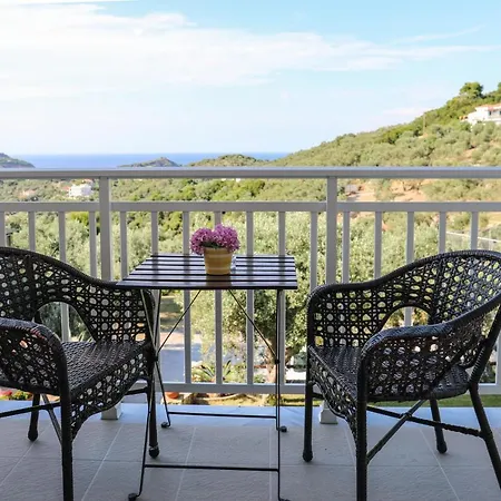 Takis מלון דירות