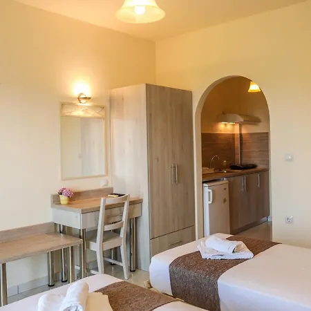 מלון דירות Takis